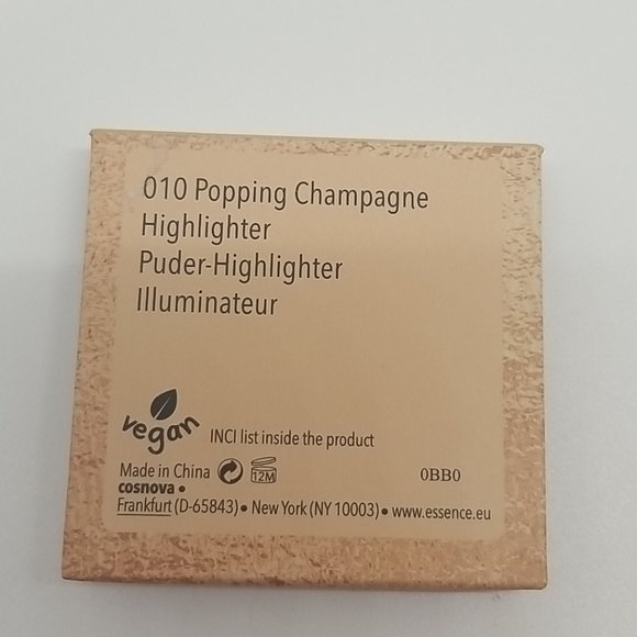 Essence Highlighter - Popping Champagne - Picture 3 of 3